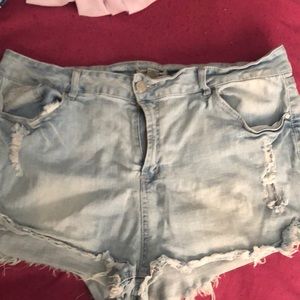 Denim shorties